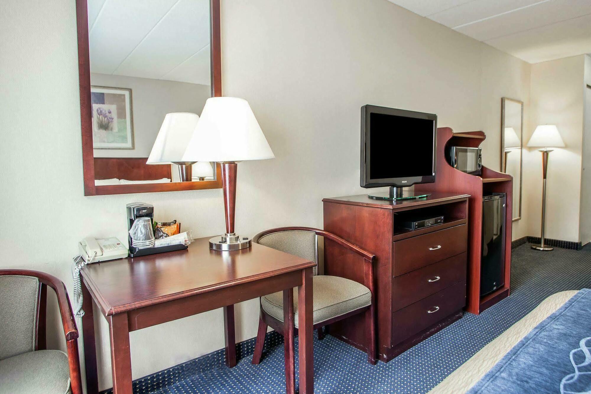 Quality Inn Near Princeton Lawrence Exterior photo