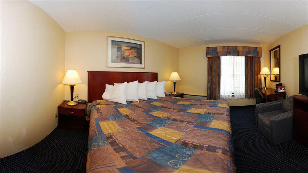 Quality Inn Near Princeton Lawrence Exterior photo